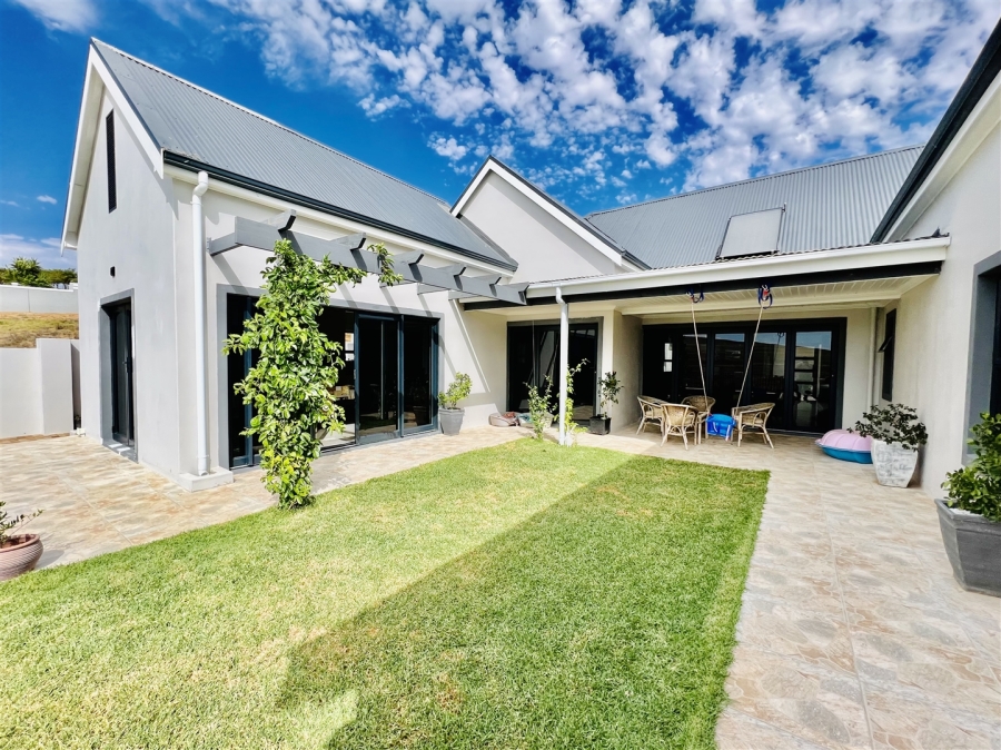 4 Bedroom Property for Sale in Mount Royal Golf Estate Western Cape